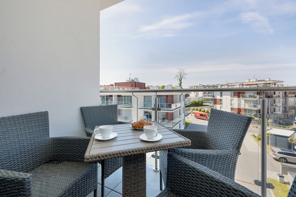 Morska Apartment With Spa by Renters