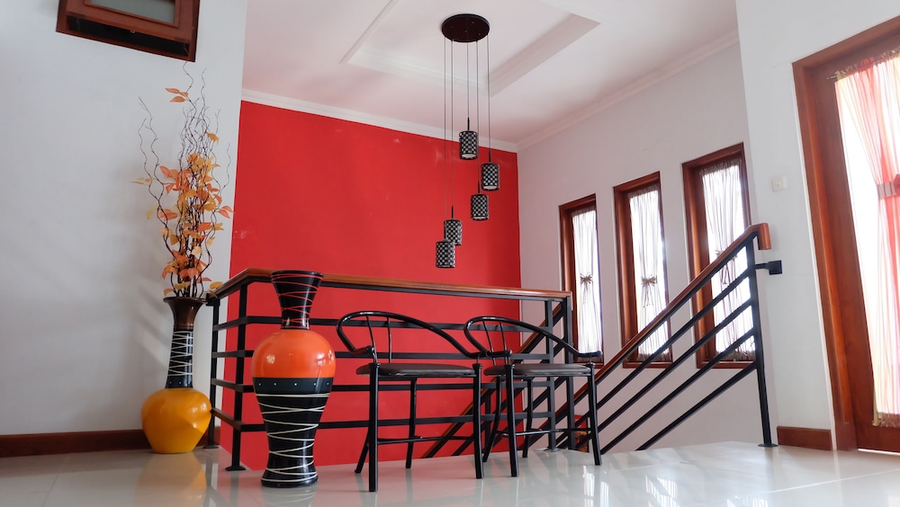 Homestay Jogja dekat Ambarukmo by Simply Homy view 4