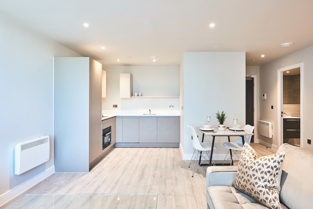 Stylish Studio in Bracknell With Free Parking