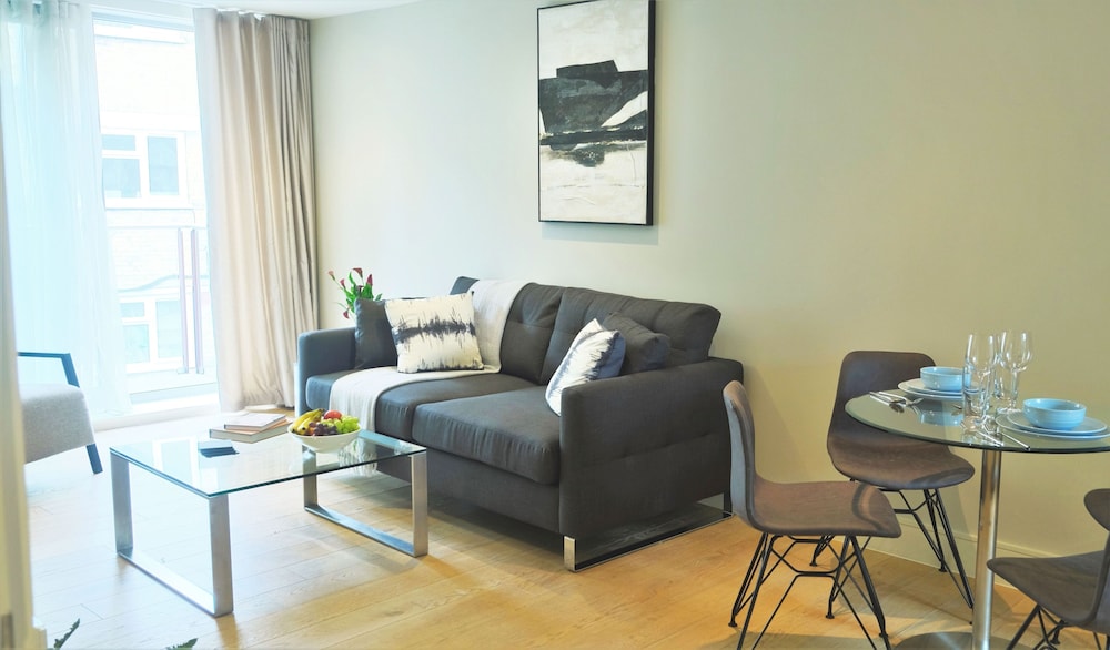 Accomodo London Southbank - Spacious & Elegant Apartments near Big Ben & London Eye