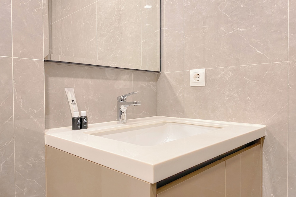Modern Look Studio Apartment Arumaya Residence