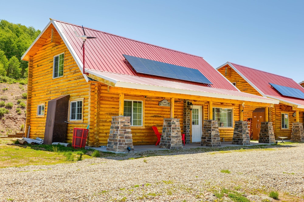 Remote Mountain Vacation Rental in Wyoming Range! view 4