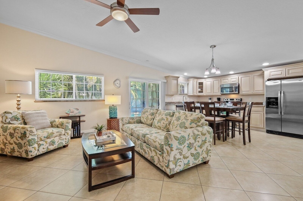 Paradise Palms 3 Bedroom Cottage