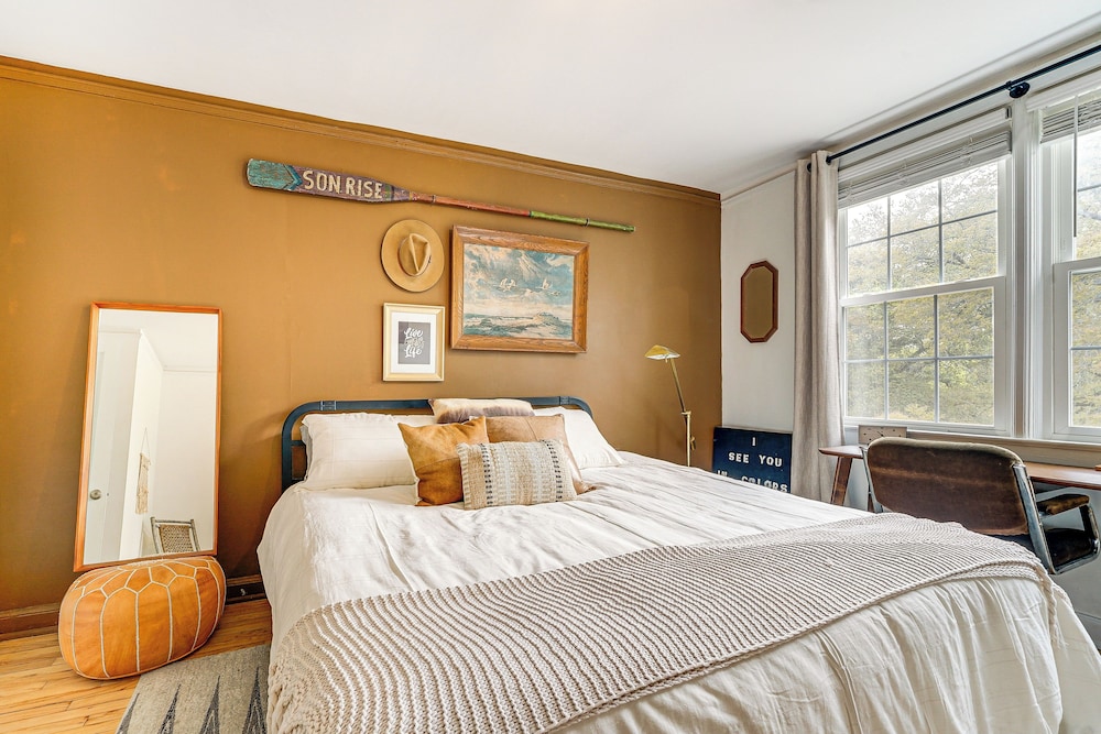 8 Mi to Beach: Cozy Condo Getaway in Wilmington!