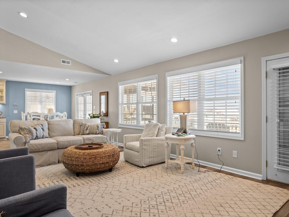 Always Sunday 4 Bedroom Home