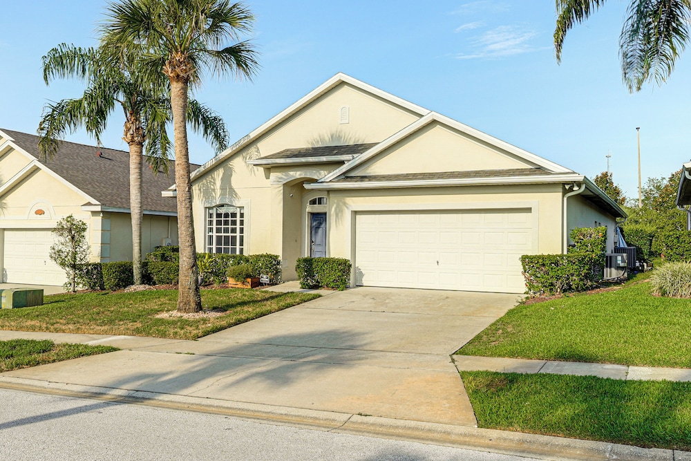 15 Mi to Wdw: House in Clermont Resort Community!
