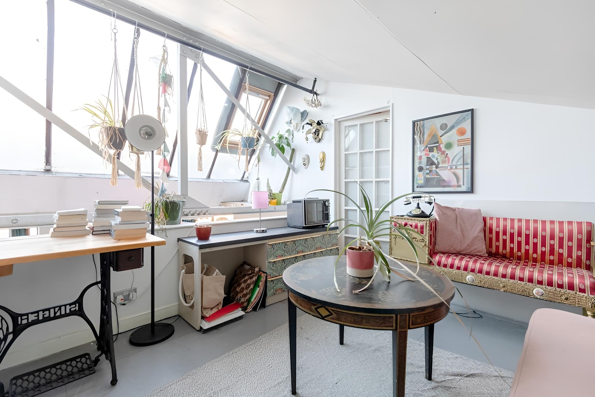 Trendy & Artistic Loft Hideaway, Hackney Wick!