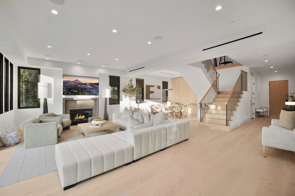 Kraft Villa - Luxury Living Redefined w/ Pool