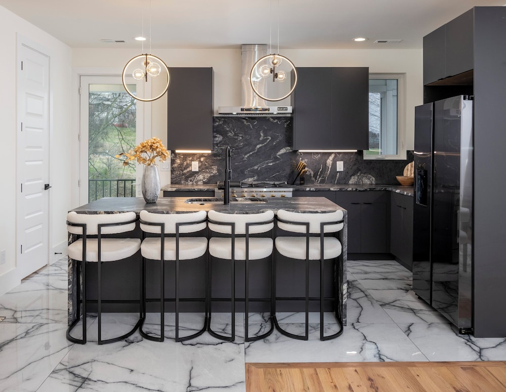 NEW Luxury Home With Rooftop Heated Pool