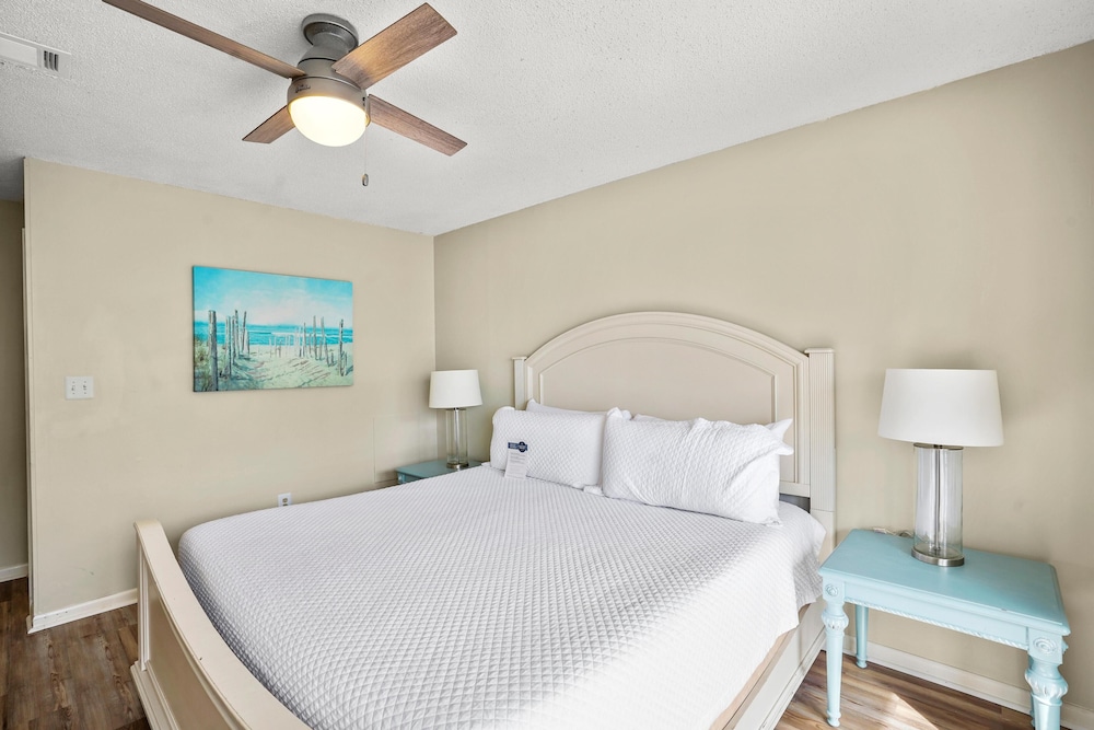 Seaside Beach & Racquet 2303