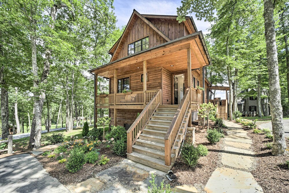 7 Mi to Ski Sapphire Valley: Resort-style Retreat view 5
