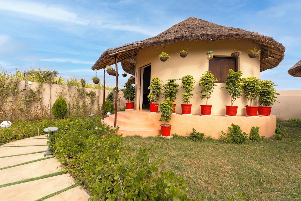 Alaya Stays Forest Mud House
