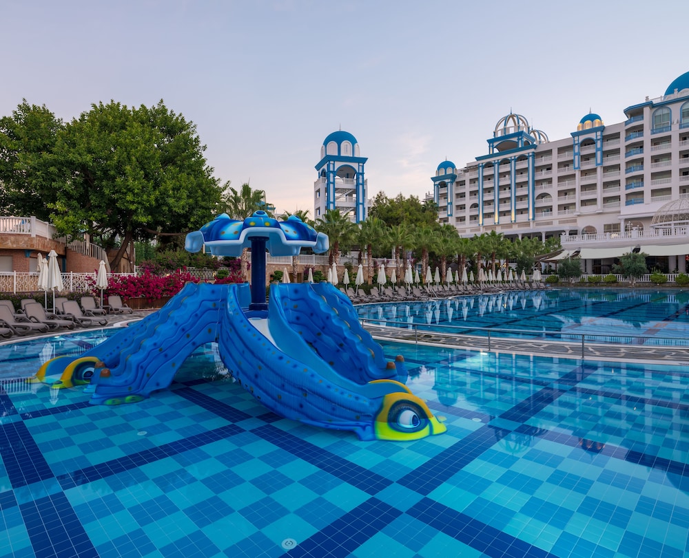 Rubi Platinum Spa Resort & Suites - All Inclusive