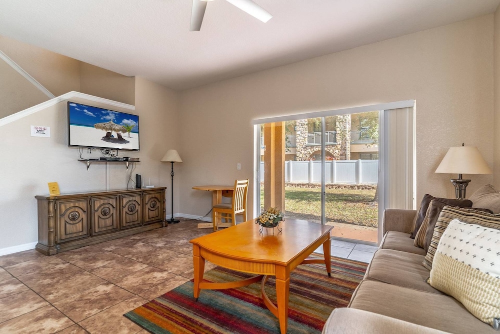 402 Regal Palms
