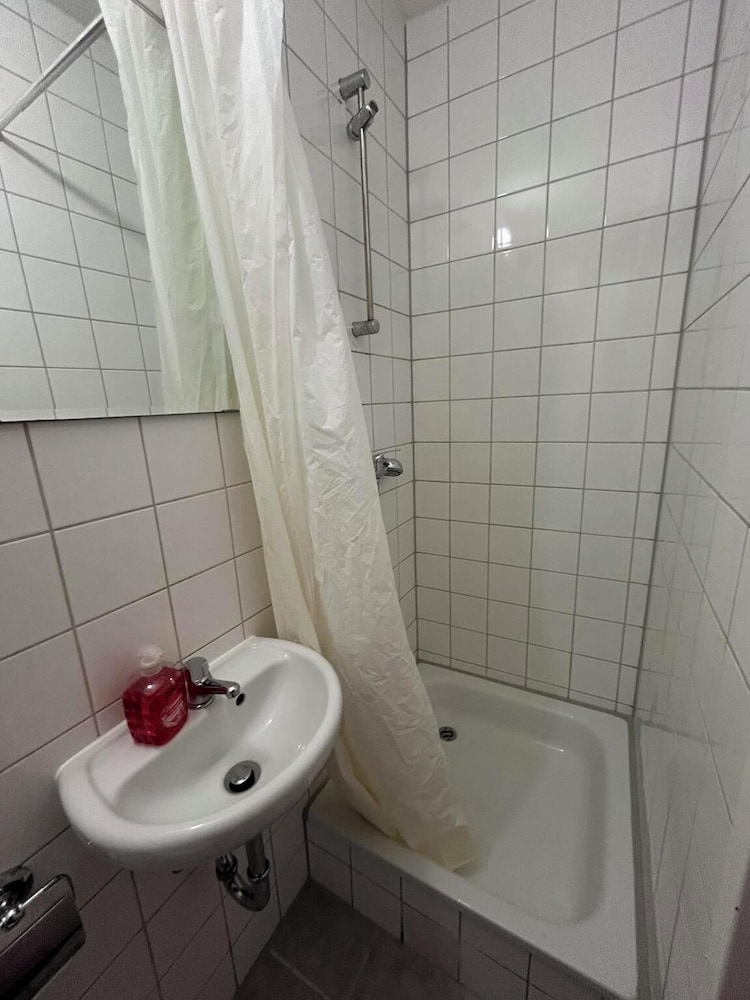 2-Rent Group Hostel Apartments SEN14