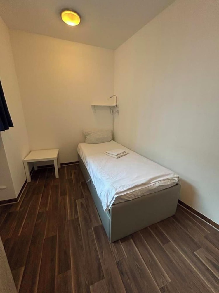 2-Rent Group Hostel Apartments SEN14