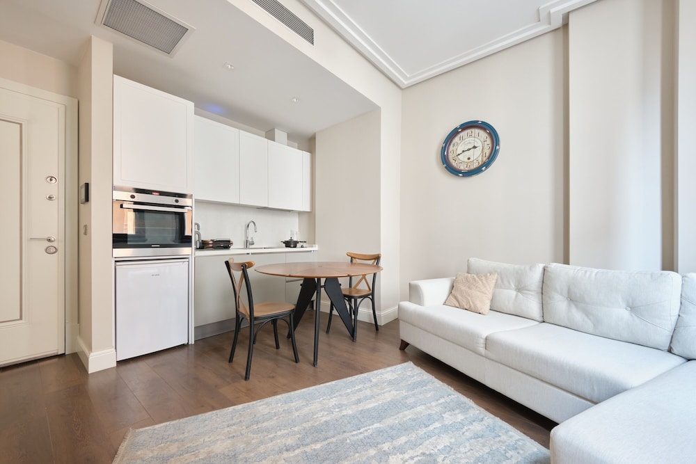Taksim 360 Lagirio Residence