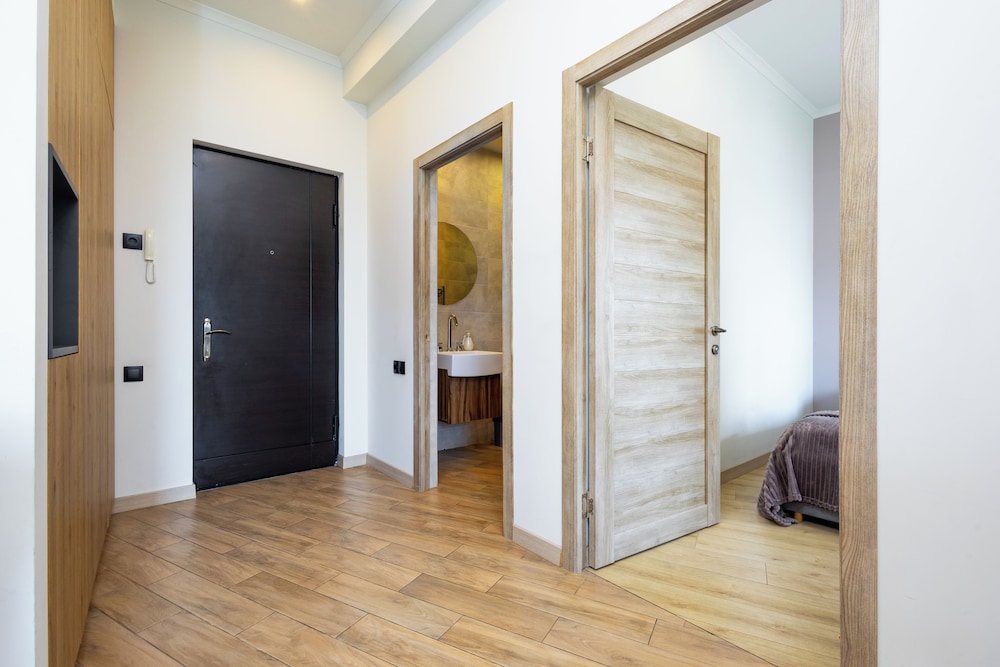 Apartments by Luxe Group DE114