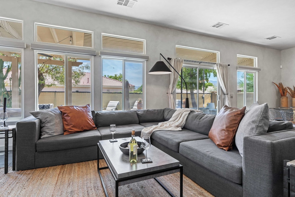 Designer Desert Oasis w/ Pool, Hot Tub, Outdoor Lounge The Riley by Avantstay