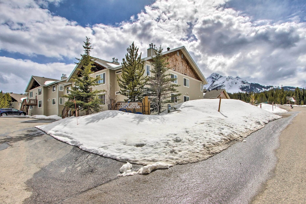 Cozy Montana Condo w/ Walk to Big Sky Resort!