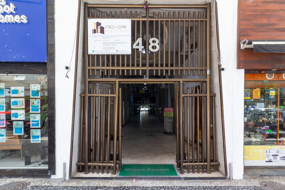 Refuge a few Steps From Copacabana Beach Q15