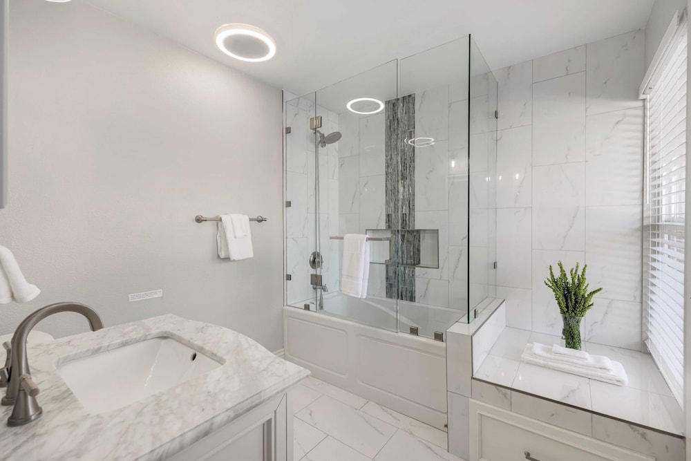 Bordeaux by Avantstay Private Pool, Hot Tub & Game Room Near Temecula