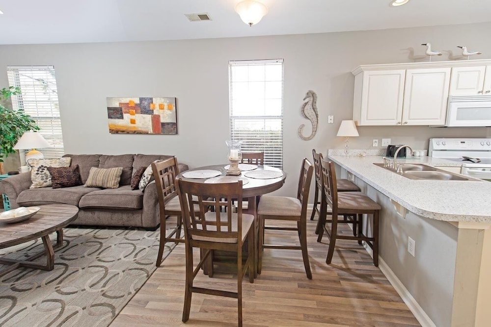 Waterway Village 16i 2 Bedroom Condo