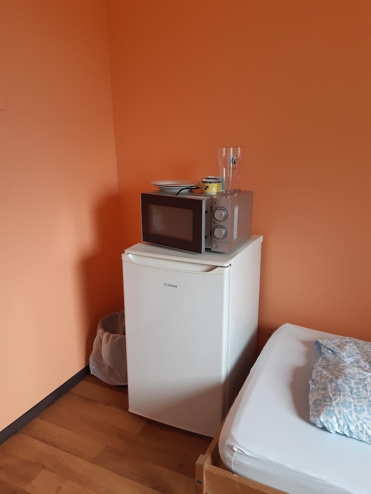 2-Rent Group Hostel Rooms&Apartments TUB19A