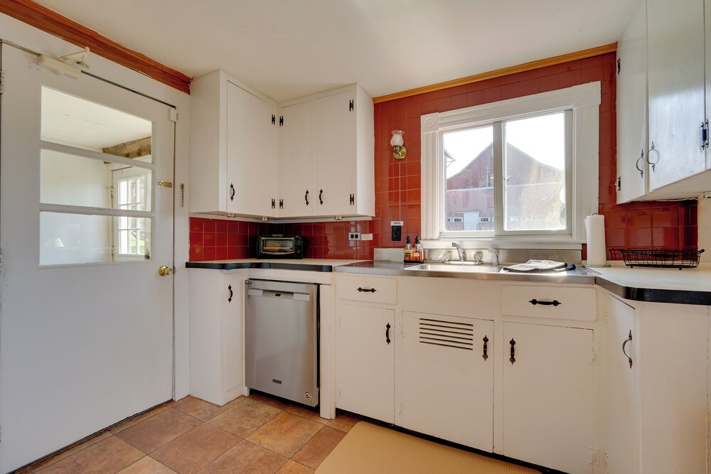 'john's Farmhouse in Mount Snow' on 120 Acres!