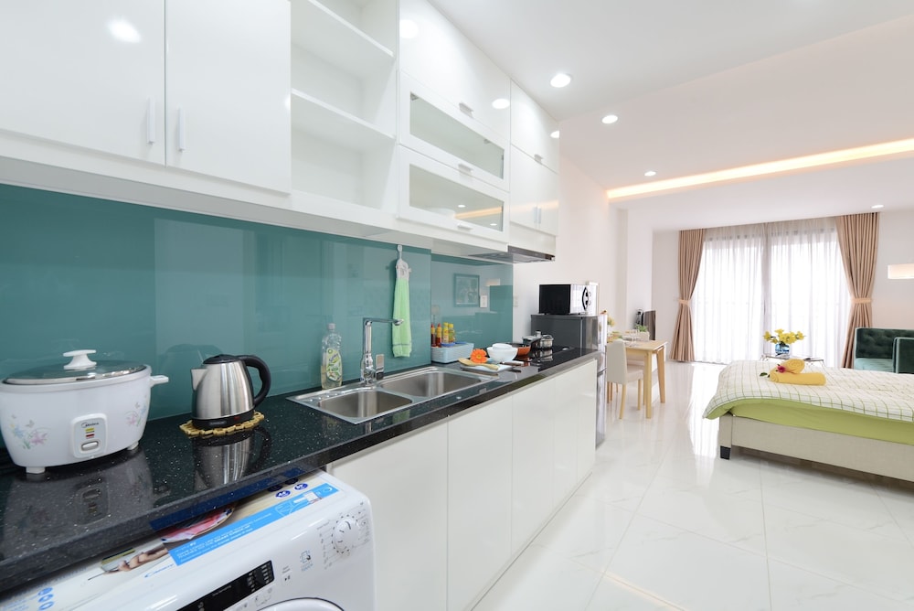 Jennifer House - Millenium Apartment