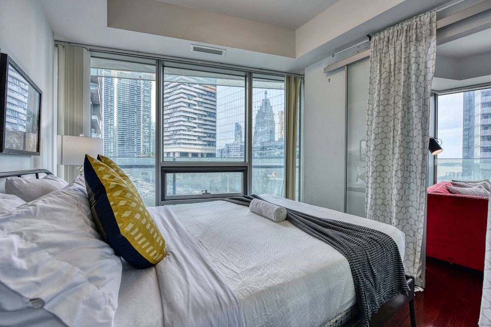 The Bay Suites - Entertainment Dist - Image 4