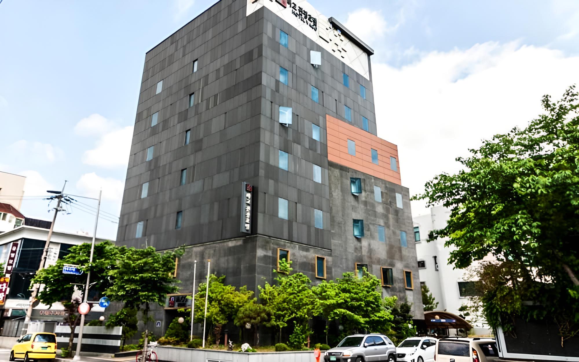 Bago Hotel view 3