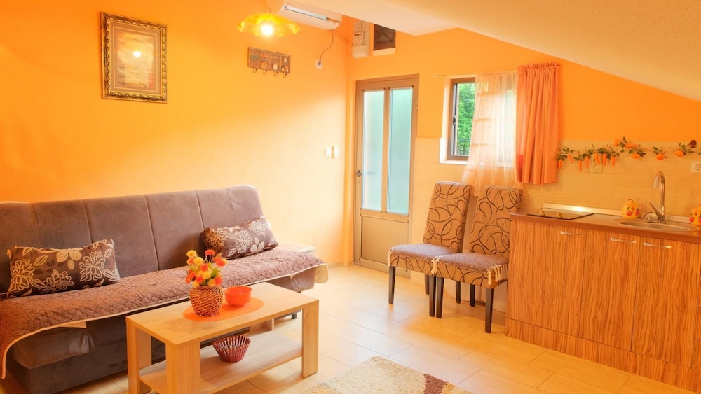 Sea View Cozy Flat 1 Min to Beach in Montenegro view 5