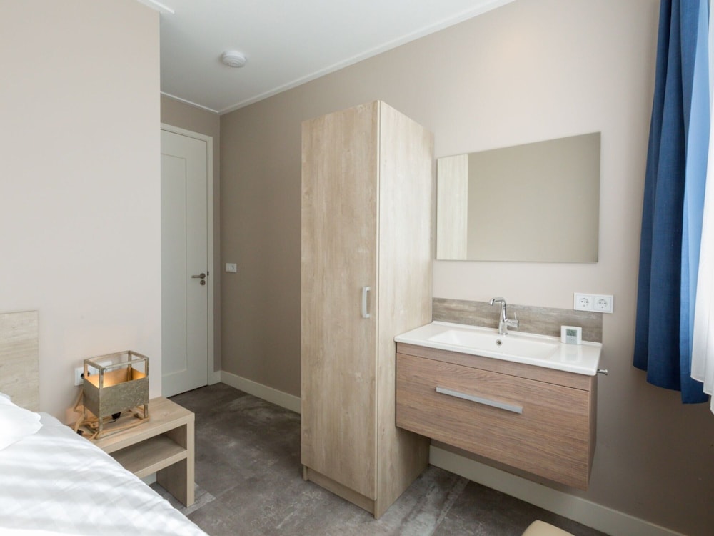 Luxury Apartment With sun Shower at the Edge of the Beautiful Oostkapelle view 3