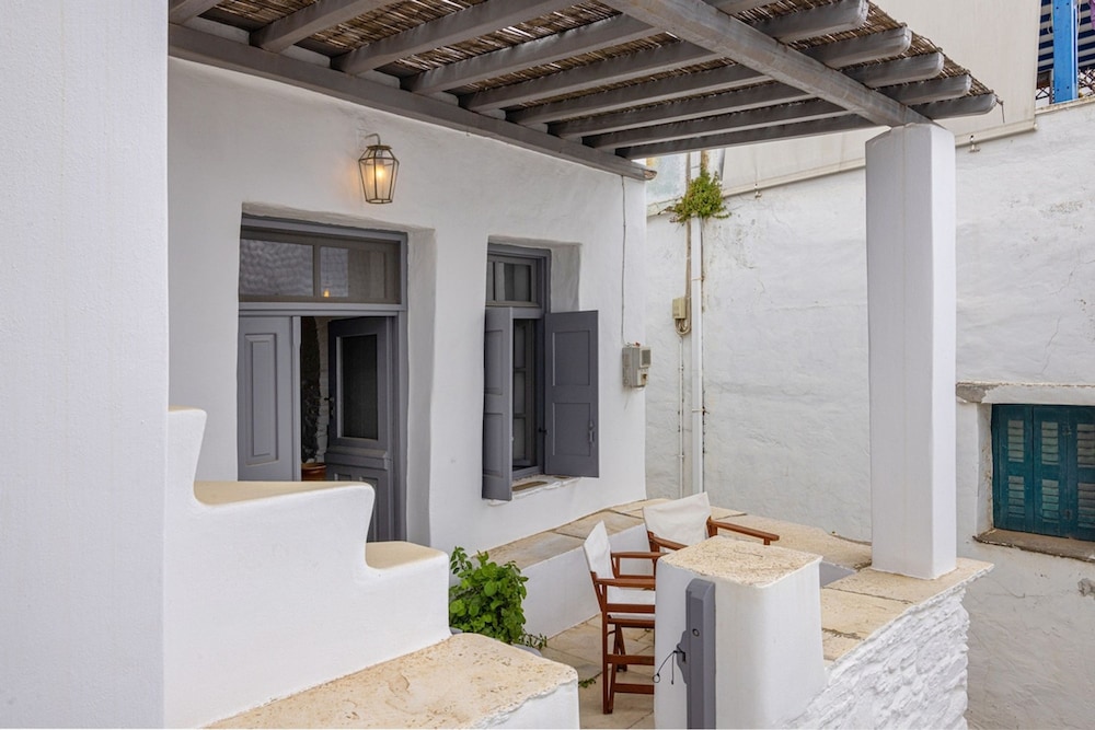 Village Aura in Tinos