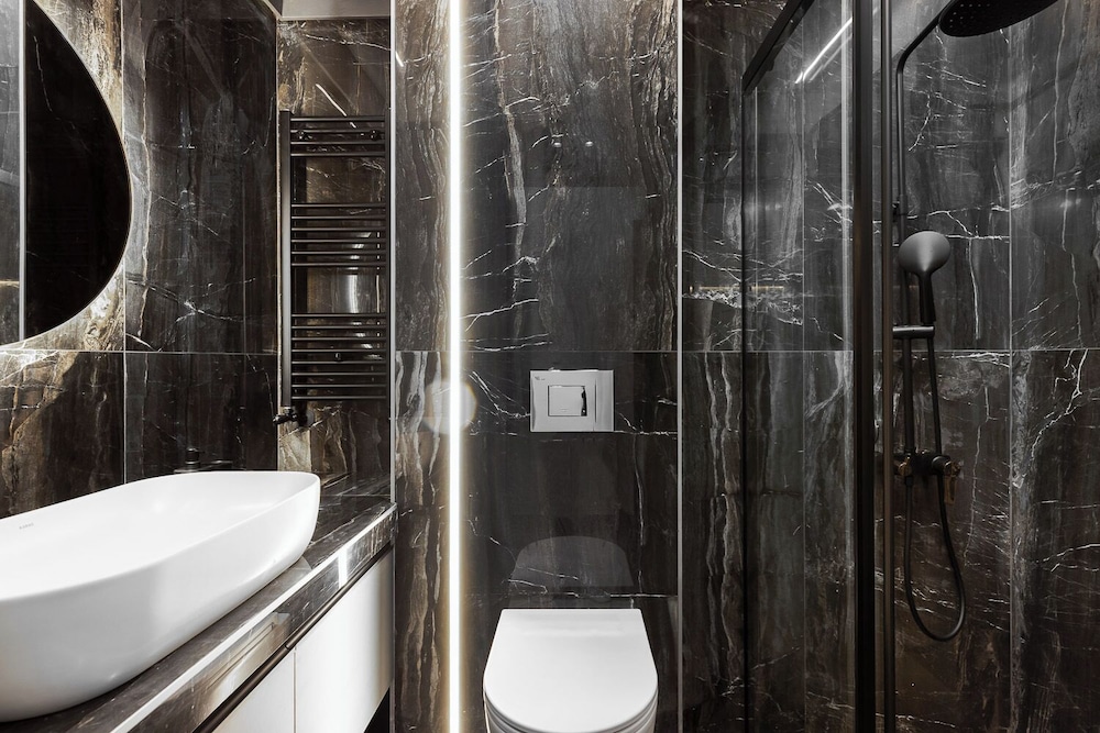 FOS Premium Apartments by halu