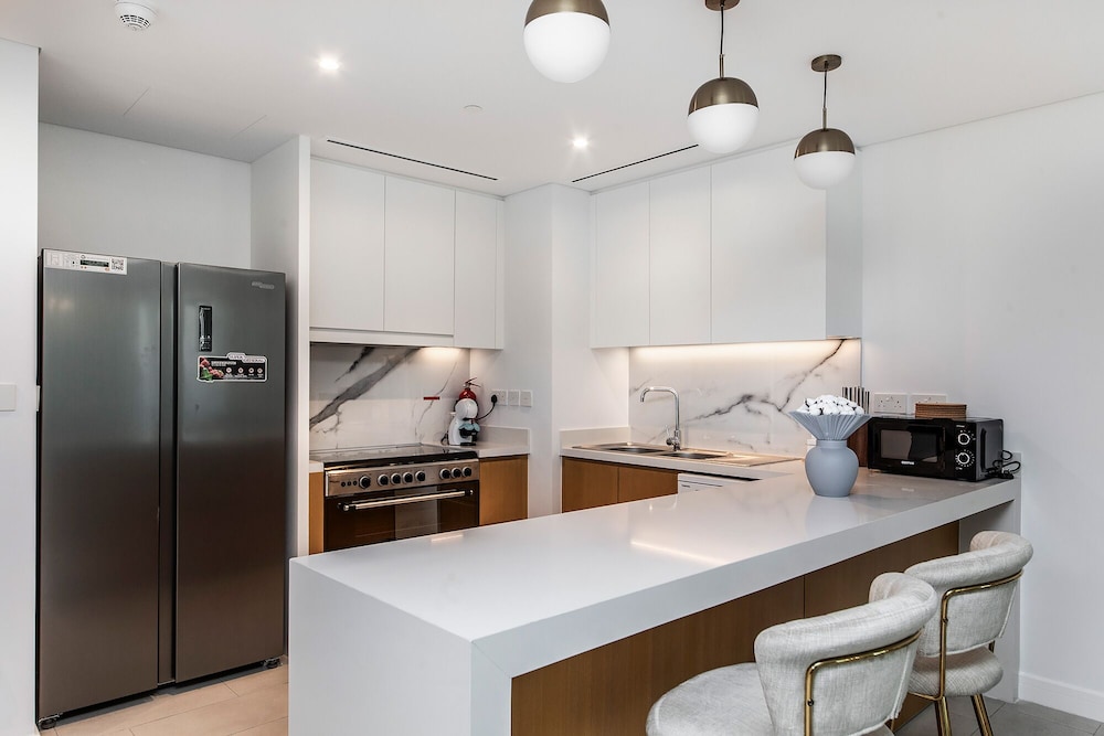 Luxury 2BR at La Vie with sea view