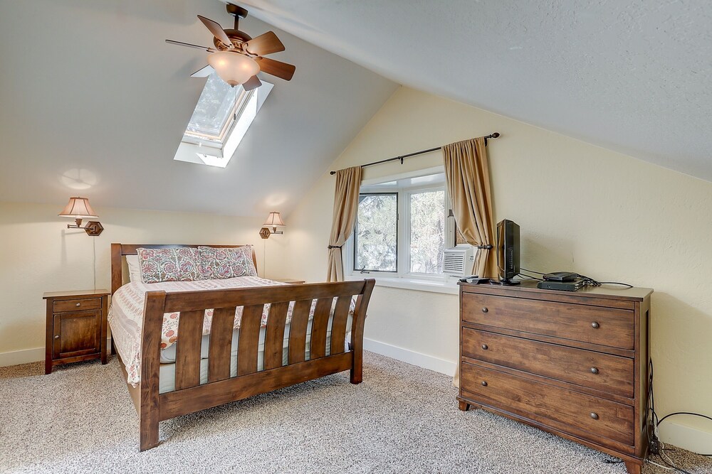 Pet-friendly Albany Cottage With BBQ on the Deck by Redawning view 4