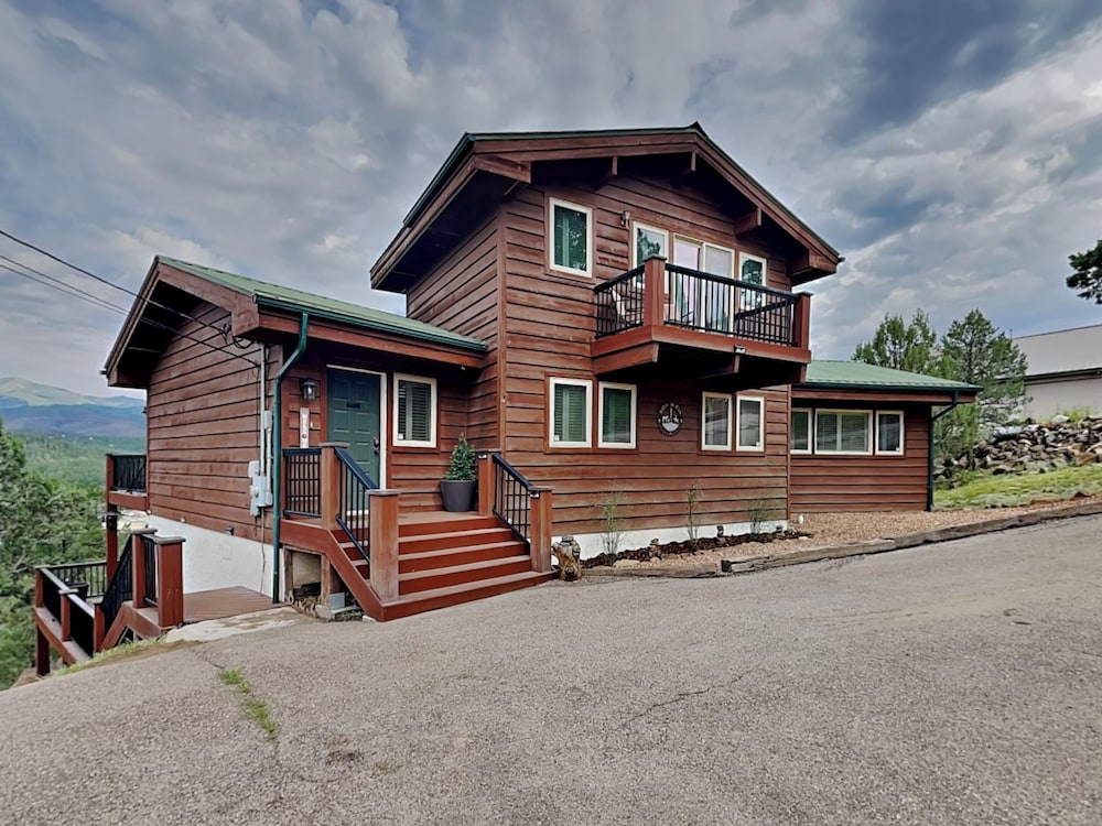 Eagle's Nest by Ruidoso Vacation Rentals