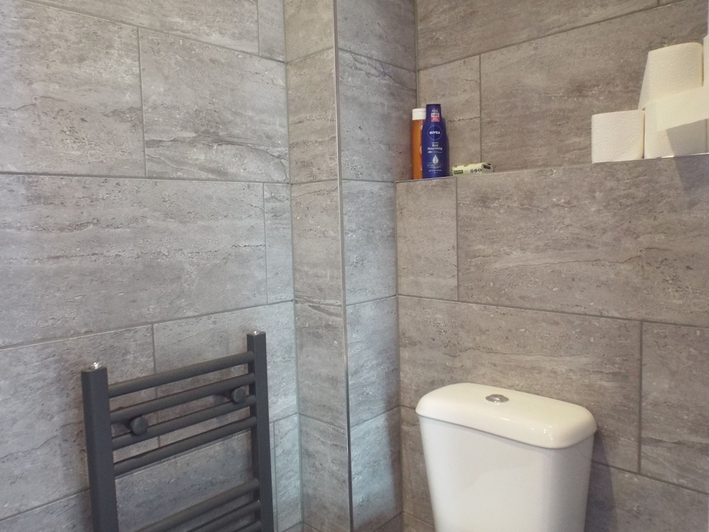 The Pond House - Ensuite Rooms
