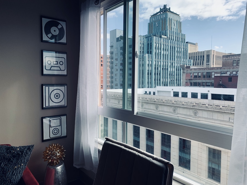 New Lyfe Finest Luxury Apartment