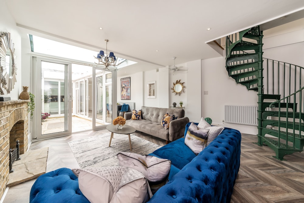 Secret KENSINGTON Garden Mews