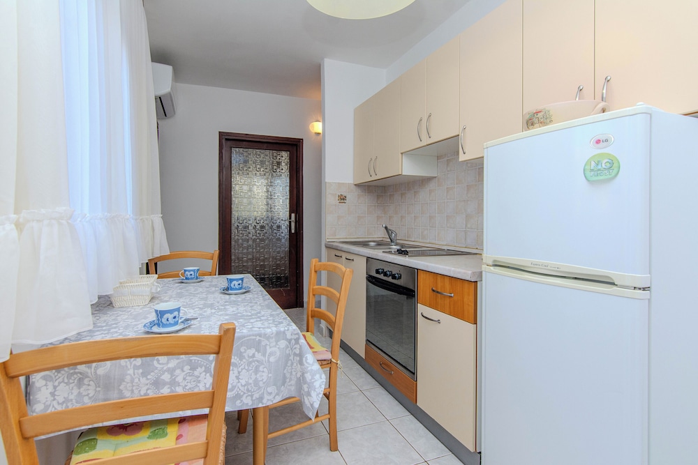 Apartments Kurta