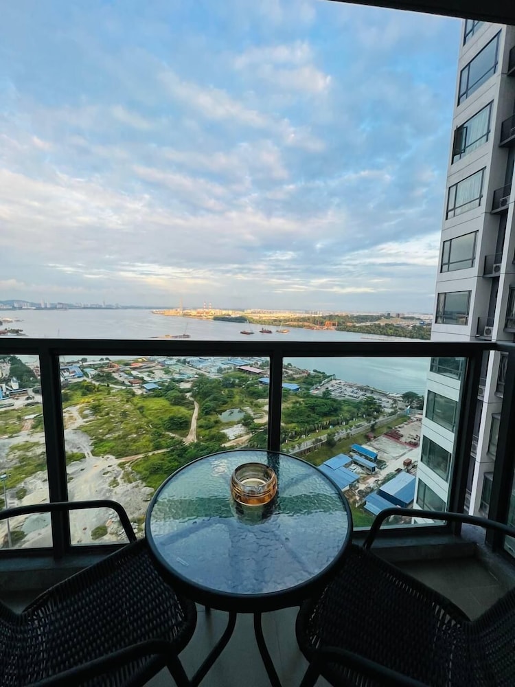 R&F Princess Cove at ANJU