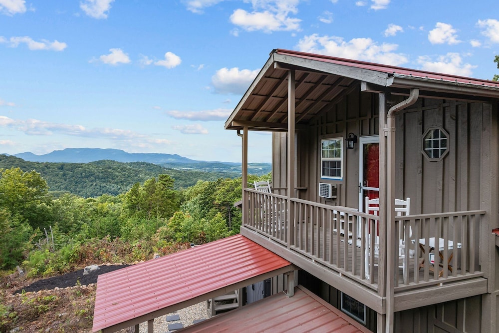 John Wayne View 3 Bedroom Cabin