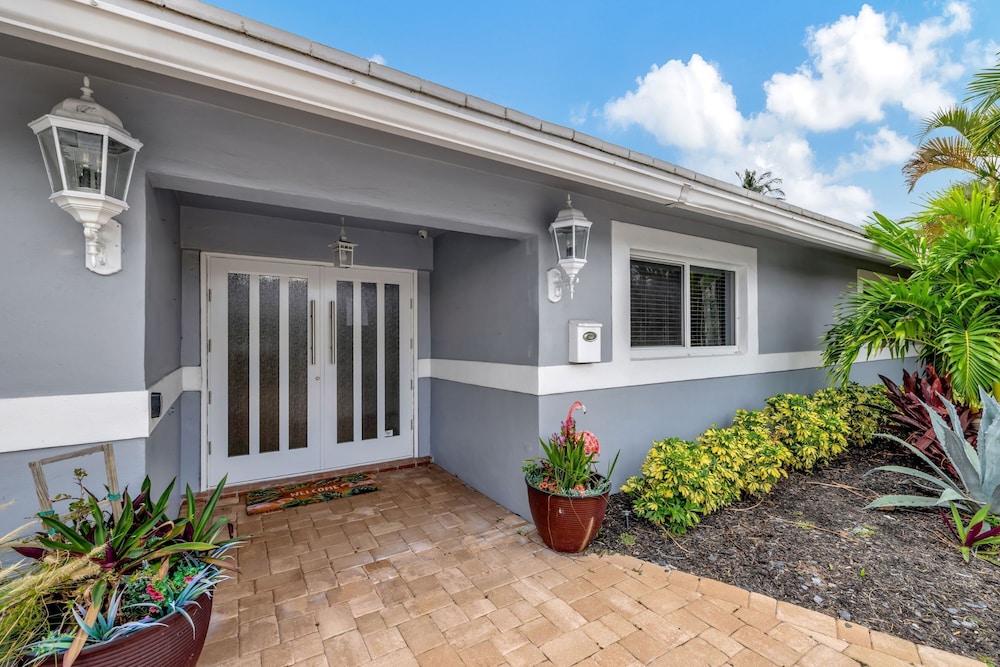 Waterfront Paradise Chic 3 BDR