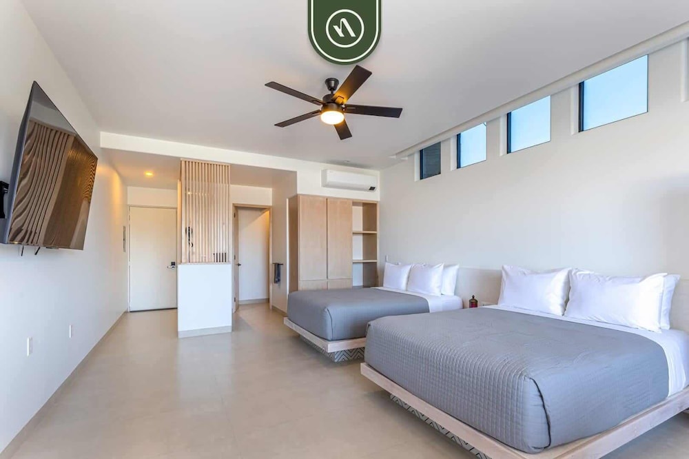 Amazing Studio With Rooftop Pool - 5 min to Marina