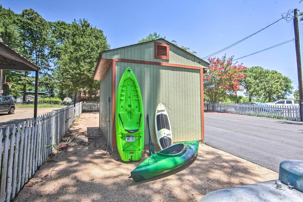 Lakefront Mabank Gem w/ Sunset Views: Pets Welcome