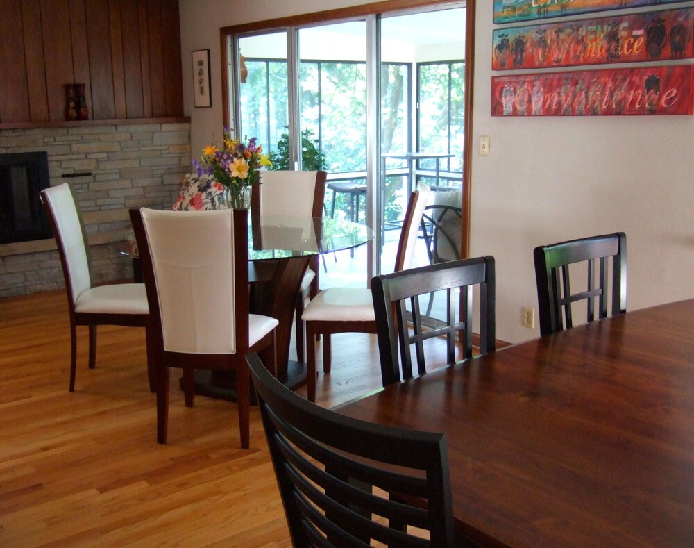 Loya's Little House Bed & Breakfast
