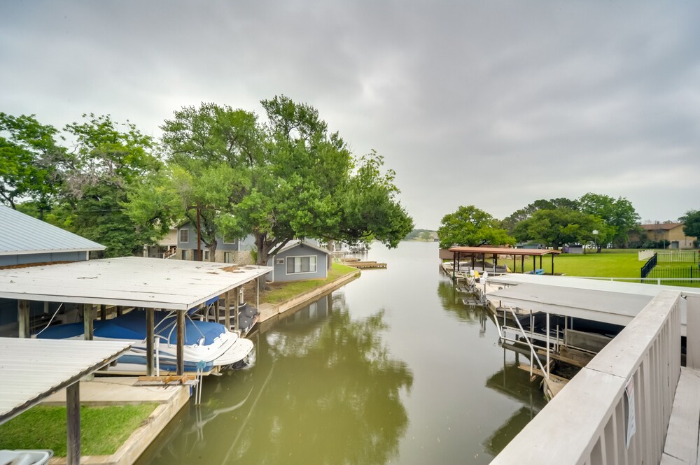 Marble Falls Vacations - Lakefront Granite Shoals Escape w/ Dock! - Property Image 11
